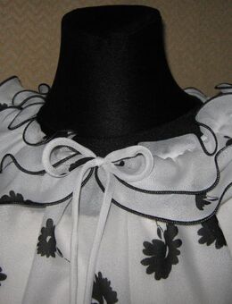 NEUw * Original Granny VINTAGE * Blumen * Blüten * Flower- Power * Harlekin * Rüschen * Volant * Seiden- Chiffon * Baby Doll * Tunika * Bluse "Harald Denzler" Gr. 38- 42/ S- M * weiß * schwarz * - Riedlingen Zentrum