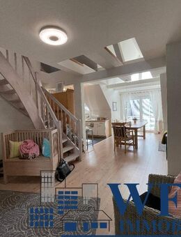 Individuell über zwei Ebenen mit Balkon - Neumünster