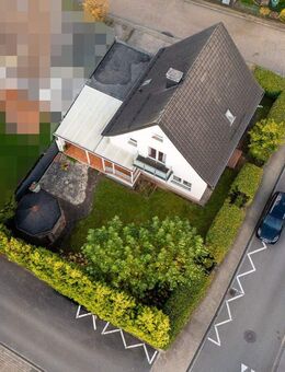 Leichlingen: Exklusives Einfamilienhaus mit schönem Grundstück in begehrter Wohnlage - Leichlingen (Rheinland, Blütenstadt)