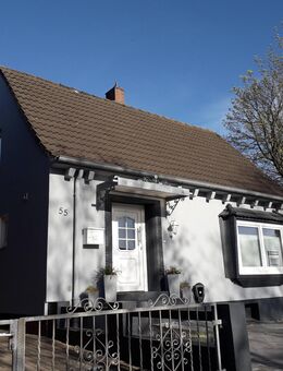 Modernisiertes Einfamilienhaus im Stadtkern von Heide - mit Stellplatz & Ladestation - Heide