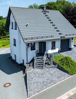 Idylle pur: schickes EFH mit ca. 7.000 qm Eigengrund in Schwarzenbach/ Wald - Schwarzenbach (Wald)