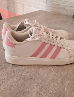 Adidas Schuhe Gr.39 1/3 - Bad Segeberg