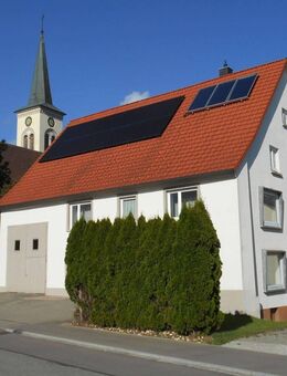 Freistehendes Zweifamilienhaus mit zwei Wohneinheiten in Mahlstetten. - Mahlstetten