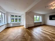 *CHARMANT* EFH mit 5,5-Zim (+2 Zim), Garten, 4 Garagen, 1 Carport, 11 Stellpl; Sauna & 5 Nebenräume - Heidenheim (Brenz)