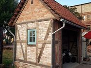 Tiny house Ferienhaus Gartenlaube Nachhaltig wohnen Altholz Restbaustoffe alte Dachziegel Altziegel Klinker Altholzbalken - Salzatal