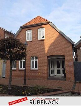 Zweifamilienhaus mit Potenzial - zentrale Lage in Stolzenau - Online-Besichtigung verfügbar - Stolzenau