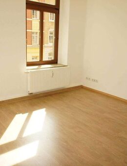 Klein aber fein - modernes Laminat - freie ab 1.1.26 - Chemnitz