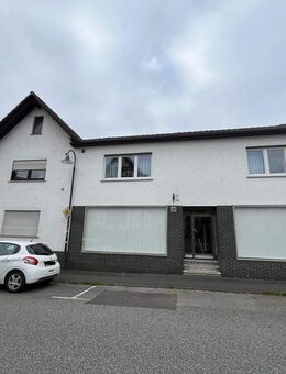 Bad Nauheim: Mehrfamilienhaus & Gewerbeeinheit mit knapp 7% Rendite - Bad Nauheim