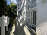 Stilvoll möblierte 2-Zimmer-Wohnung mit Einbauküche in zentrumsnaher Lage - Stuttgart
