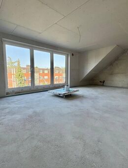 Erstbezug - Helle 2-Zimmer DG-Wohnung mit Balkon, Einbauküche & Stellplatz - Oldenburg