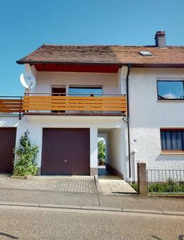 Für Jung & Alt: Vielseitig nutzbare DHH mit 2 Wohnungen, großem Grundstück & Scheune in Schöllbronn - Ettlingen