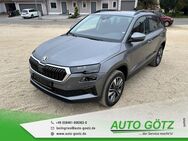 Skoda Karoq, Drive VZE Digi vo hi LichtAssist SpurAssist Connect Sunset 4xEFH Ladeboden Armlehne Metallic, Jahr 2022 - Beilngries