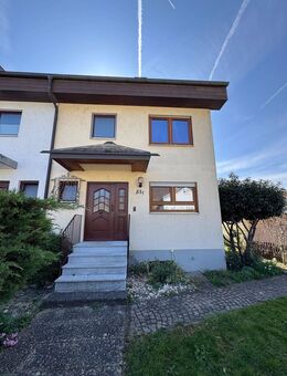 Wohlfühlort mit Potenzial - Reihenendhaus in ruhiger Lage mit Wintergarten - Lörrach