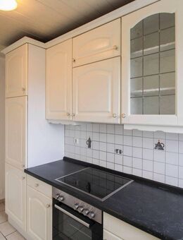 Einziehen & Ausblick genießen - Renovierte 2-Zimmer-Wohnung mit Fernsicht auf Erbbaugrund - Lübeck