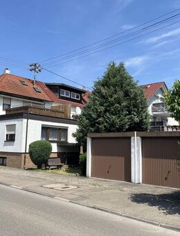 Aidlingen: Einfamilienhaus mit Garten und 2 Garagen - Aidlingen