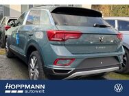 VW T-Roc, 1.5 l TSI Style OPF, Jahr 2022 - Herborn (Hessen)