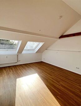 Neuwertige 2-Zi.-Wohnung mit Einbauküche in ruhiger Lage von Neumarkt-Pölling - Provisionsfrei! - Neumarkt (Oberpfalz)