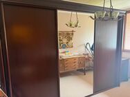 Großer Schwebetüren-Kleiderschrank mit Beleuchtung - Krefeld