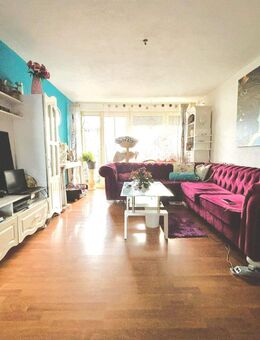 Tolle Aussicht! Großzügige 4,5-Zi.-Wohnung mit Aufzug und Stellplatz im Freien - Ludwigsburg