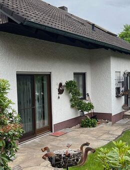 Einfamilienhaus mit Einliegerwohnung und Garage in Weiden - Neunkirchen - Weiden (Oberpfalz)