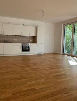 Praktisch geschnitttene 5-Raum-Wohnung mit 2 Bädern, 2 Balkonen und moderner EBK - Leipzig