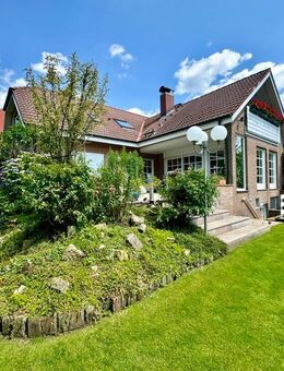 Einzigartiges Immobilienpaket: Zweifamilienhaus, Halle mit Büro und Maisonette-Wohnung auf großzügigem Grundstück - Marl (Nordrhein-Westfalen)