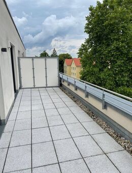 Große 3 Zimmer Wohnung - mit Dachterrasse - Nürnberg