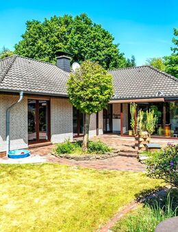 Einfamilienhaus (Bungalow) mit Garage in rückwärtiger Wohnlage - Oldenburg