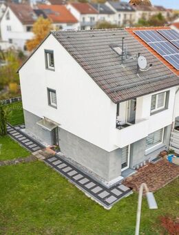 Familienidylle! Gut geschnittene Doppelhaushälfte mit großem Garten - Senden (Bayern)