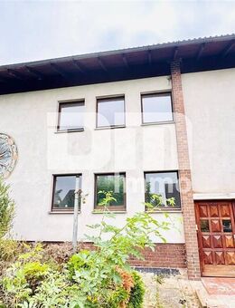 Geräumiges 1 bis 2 Familienhaus mit gigantischem Grundstück und Doppelgarage - Gieboldehausen