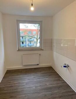 Moderne 2,5-Zimmer-Wohnung mit Balkon - Nürnberg
