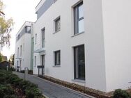 *** NEU - Hochwertige Erdgeschosswohnung - VERMIETET - mit EBK, Terrasse und Tiefgarage *** - Norderstedt