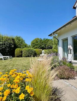 Hochwertig, zeitlos und modern mit exklusiver Außenanlage - ziehen Sie einfach ein - Badenheim