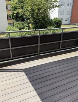 Helle und freundliche 3 Zimmer-Wohnung mit Balkon und Aufzug sucht neuen Mieter - Geislingen (Steige)