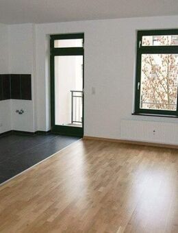 Schickes Nest für 2 oder 3! + ETW mit Balkon + Parkett + Bad mit Fussbodenheizung + offene Küche - Leipzig