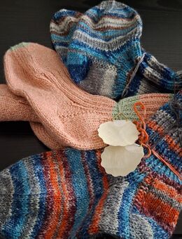 Verkaufe selbstgestrickte Wollsocken. Größe 28 - Rastatt