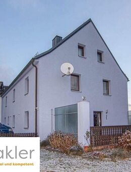 Familientraum auf 2.409 m²: Haus mit Scheune, Obstgarten, und viel Potenzial - Konradsreuth