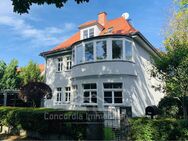 Zwei-Familienvilla in der Südvorstadt mit großem Garten und vielen Möglichkeiten - Dresden