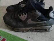 Abgerockte Nike Air Max getragene schuhe - Gelsenkirchen Ückendorf