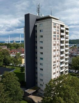 Sanierte 2-Zi.- Wohnung mit Balkon und Ausblick - Esslingen (Neckar)