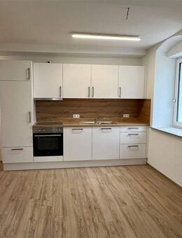 2 Zi.-Wohnung im OG eines generalsanierten MFH in Schrezheim - Ellwangen (Jagst)