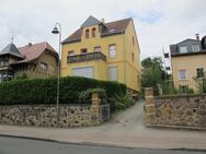 Wunderschöne 4-Raumwohnung in einem topgepflegten Dreifamilienhaus, 2 große Balkone und wunderschönen Blick in das Muldental - Grimma