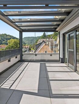 Neuwertiges Luxus-Penthouse mit Neckarblick, 3 Terrassen und barrierefreiem Zugang seitlich des Stifts Neuenburg - Heidelberg