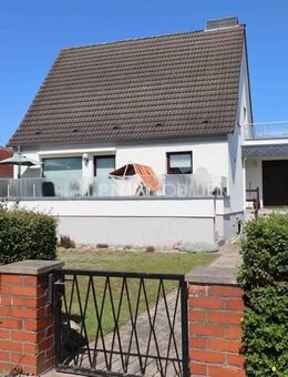 200 m zur Ostsee - Großzügiges Haus mit Einliegerwohnung & Garage - Rerik