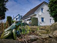 Einladendes Einfamilienhaus mit Koikarpfen-Naturteich und unverbauten Weitblick - Klein Rogahn