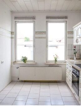 Historisches Stadthaus mit Gewerbefläche, Ausbaupotenzial und gepflegtem Hinterhof - Erfurt