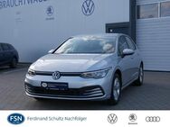 VW Golf, 1.0 TSI VIII Life AID, Jahr 2021 - Rostock