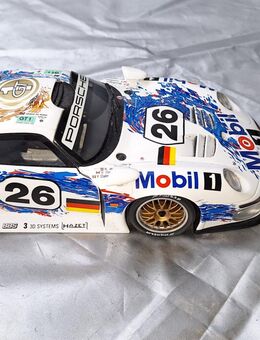Modellautos 1:18--Mercedes Benz verschiedene .Siehe dazu die Fotos - Meckenheim
