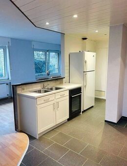 Attraktive Anliegerwohnung mit Terrasse, Gartenhaus und Stellplatz - Hattingen