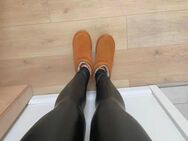 Footjob in UGG Boots - Heinsberg